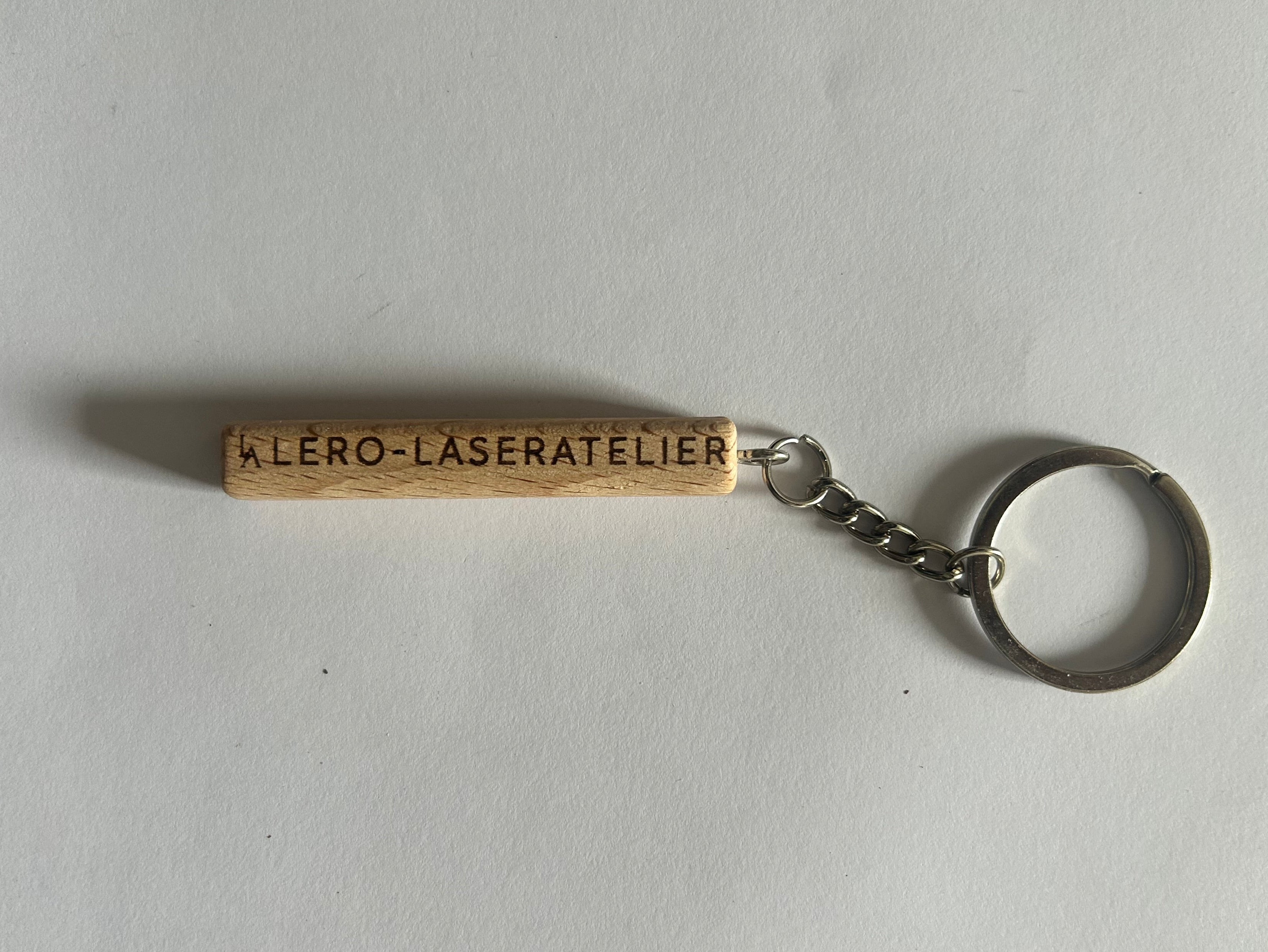 Personalisierbarer Anhänger Holzstab