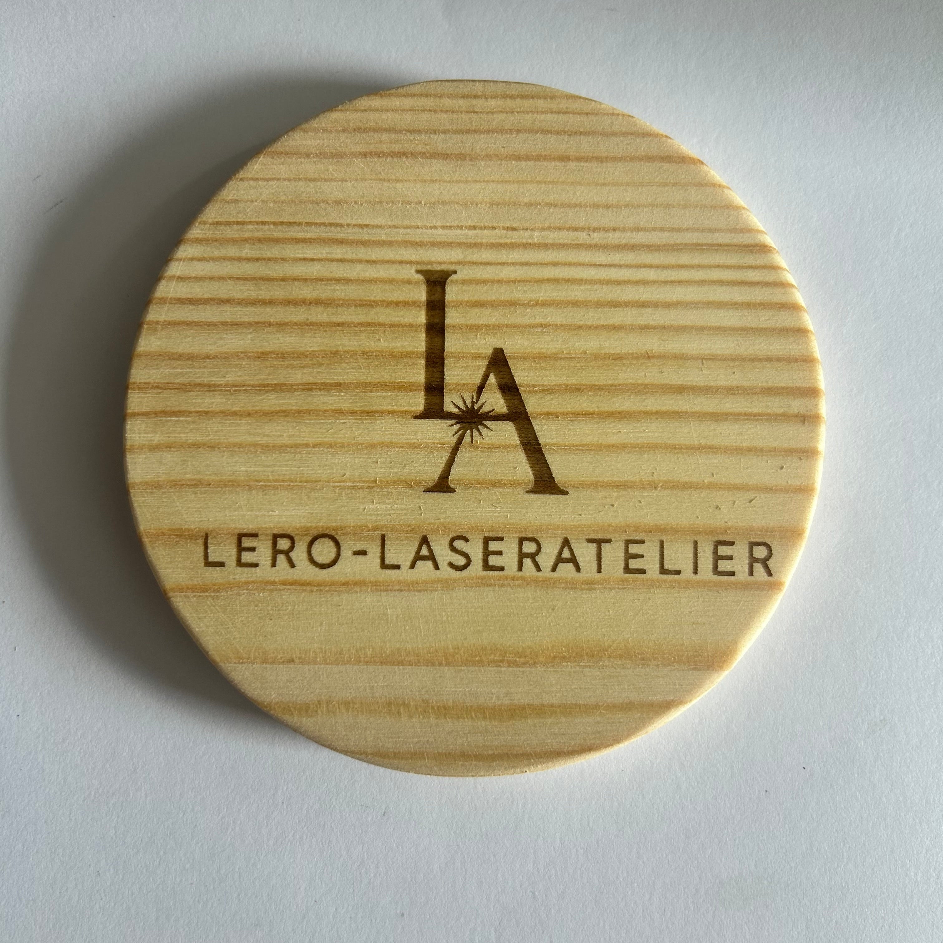 Personalisierbarer Untersetzer Holz