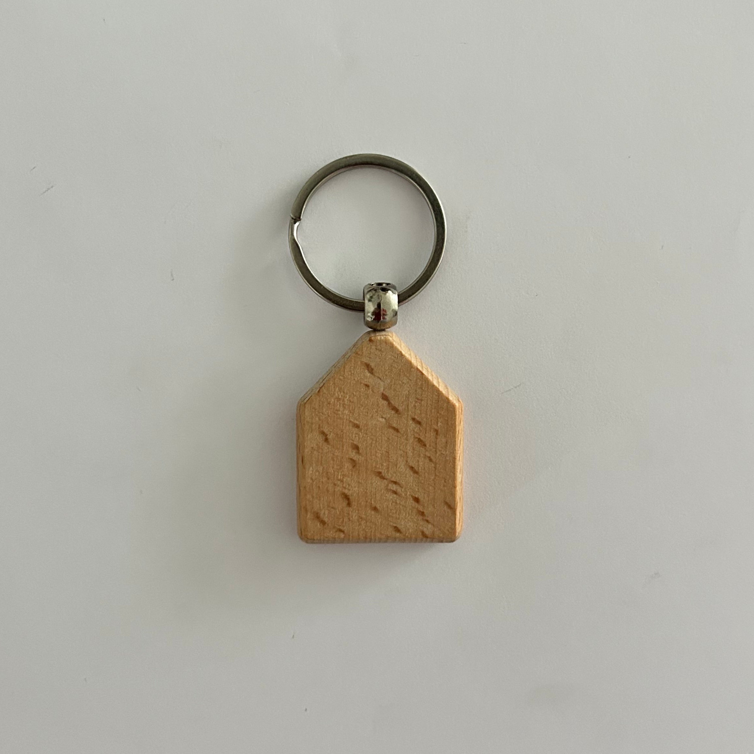 Personalisierbarer Schlüsselanhänger Hausform